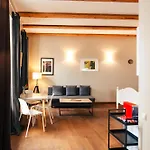 Enjoy Old Town Vibes In 1716 Laipu With 4 Stylish And 1 Penthouse *