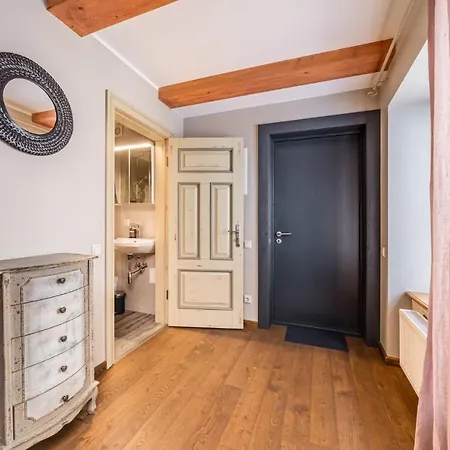 Enjoy Old Town Vibes In 1716 Laipu With 4 Stylish And 1 Penthouse Dzīvoklis Riga