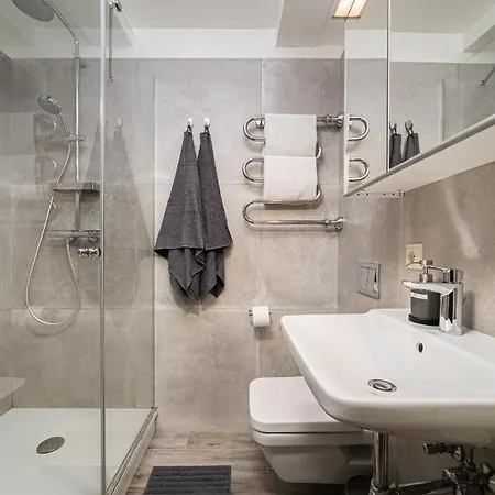 Enjoy Old Town Vibes In 1716 Laipu With 4 Stylish And 1 Penthouse 公寓 里加