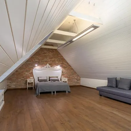 Enjoy Old Town Vibes In 1716 Laipu With 4 Stylish And 1 Penthouse