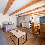 Enjoy Old Town Vibes In 1716 Laipu With 4 Stylish And 1 Penthouse *