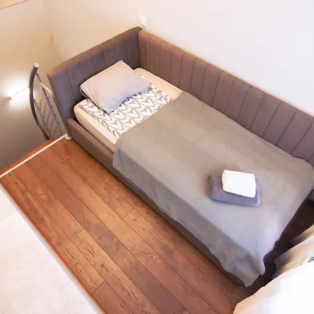 Enjoy Old Town Vibes In 1716 Laipu With 4 Stylish And 1 Penthouse * ריגה
